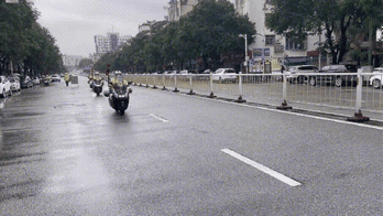 「护航高考」高考遇大雨没关系我们全力撑你,高考及时雨