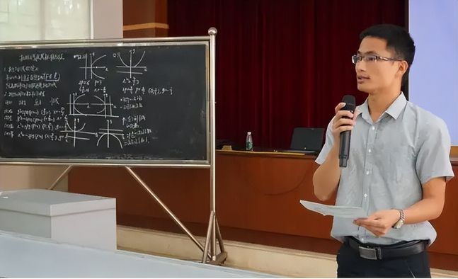 数学太难考生自诉边哭边写若让数学老师来做能考到145分吗？,女生数学考130分痛哭老师你疯了吧